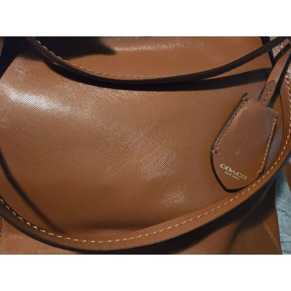 Coach Cross Grain Leather Shoulder Bag - EUC - Picture 7 of 11